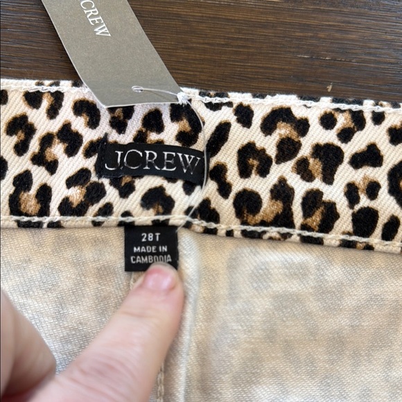 J. Crew Tall high-rise kickout jean with sailor pockets in leopard print Size 28 - Picture 12 of 13